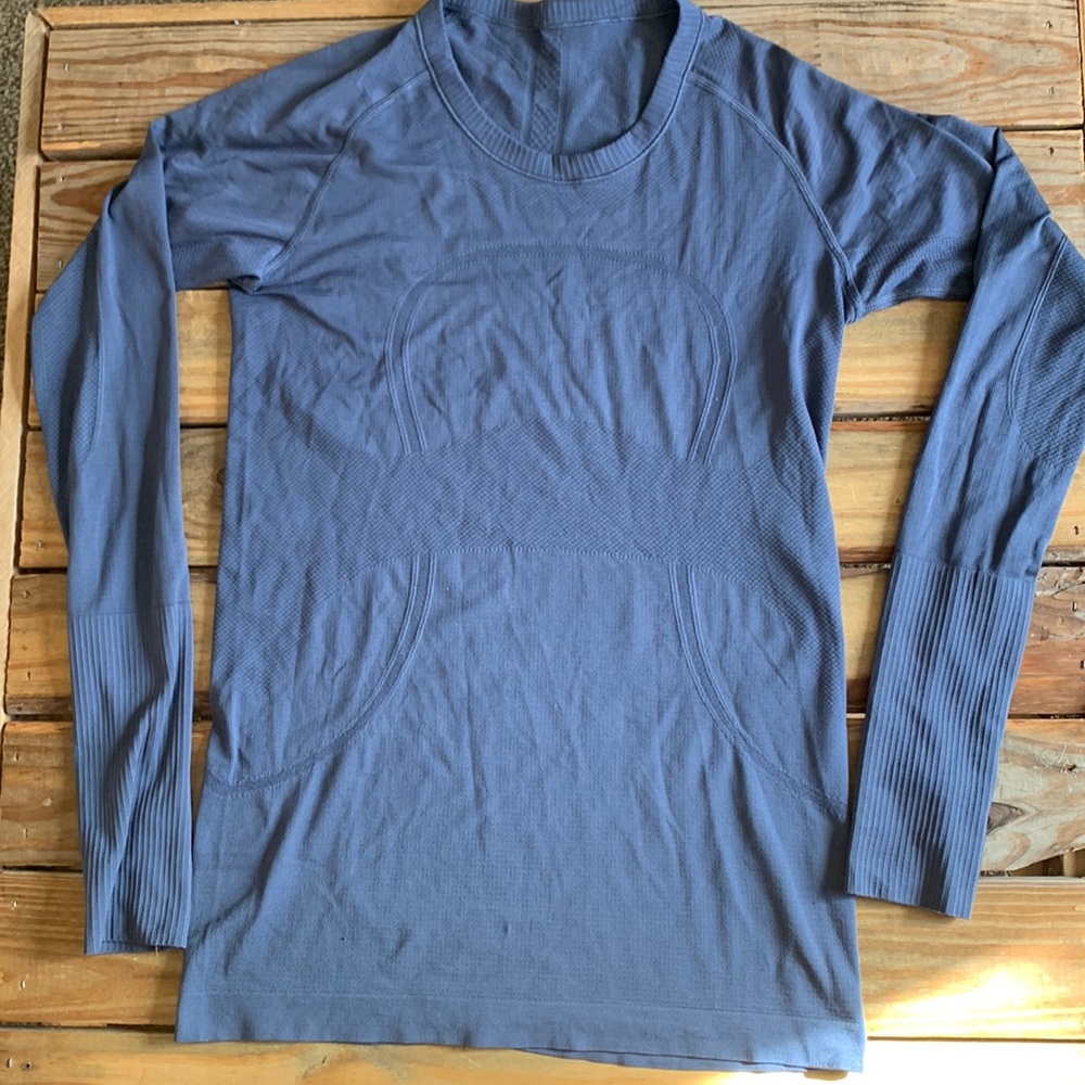 Lululemon Swiftly Tech Long Sleeve Size 8. Dark Blue